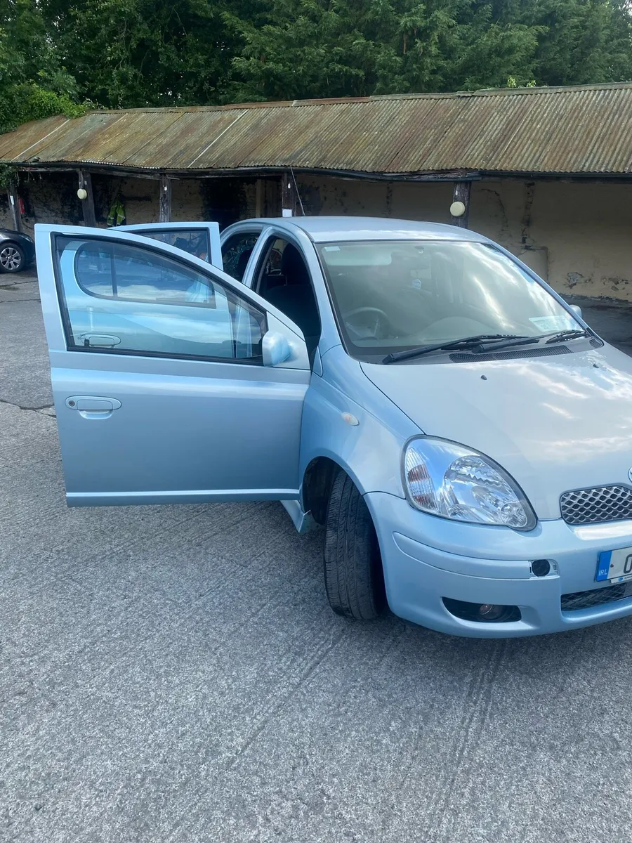 04 Toyota Yaris Sol 5dr - Image 2