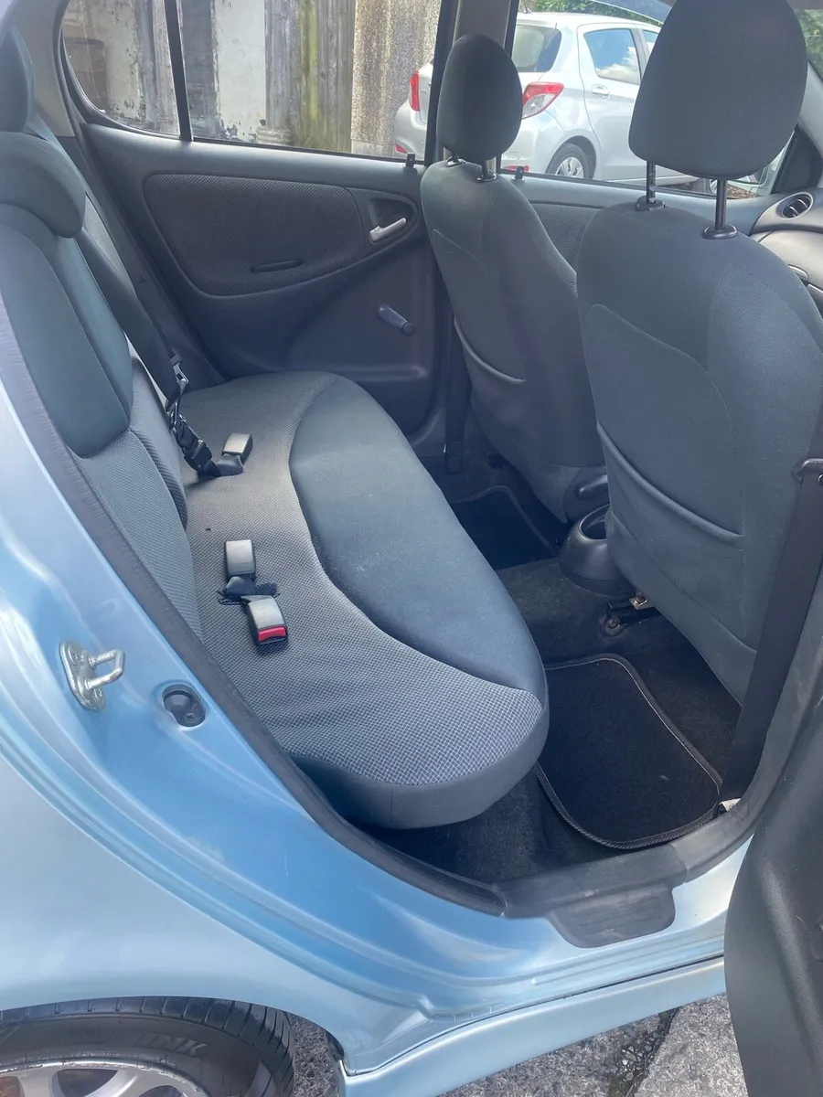 04 Toyota Yaris Sol 5dr - Image 3