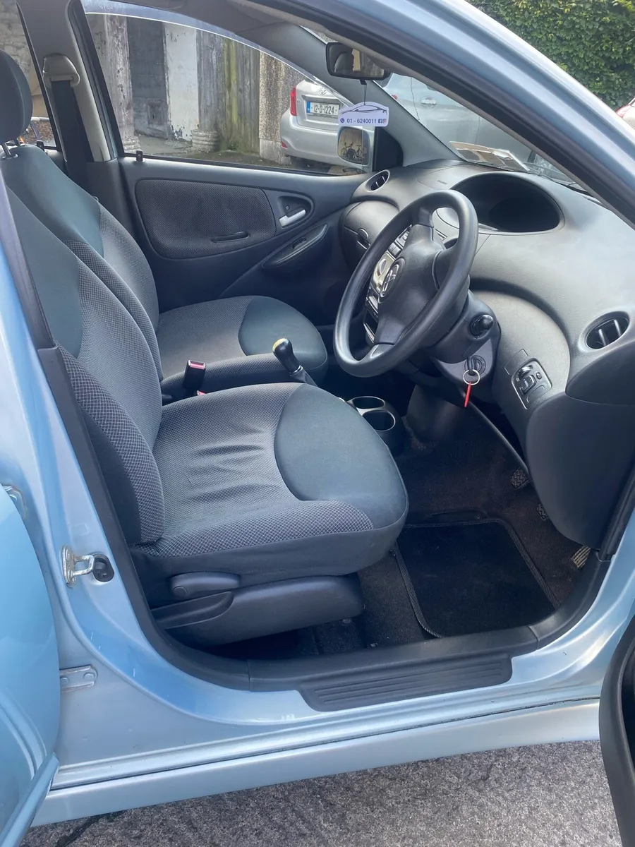 04 Toyota Yaris Sol 5dr - Image 4