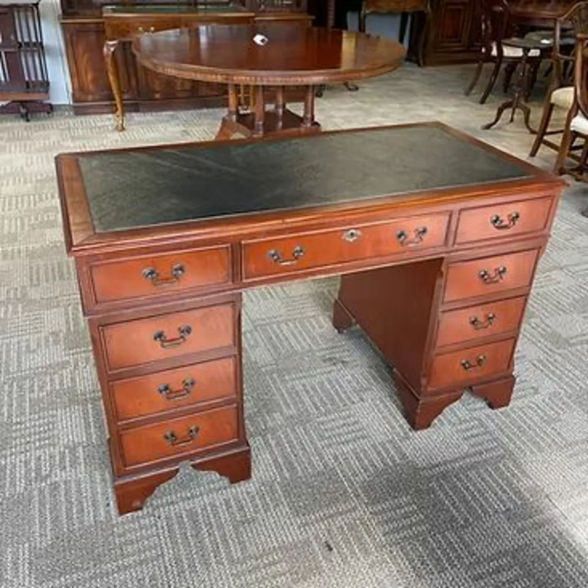 Beautiful mahogany twin pedestal writing desk. Gre