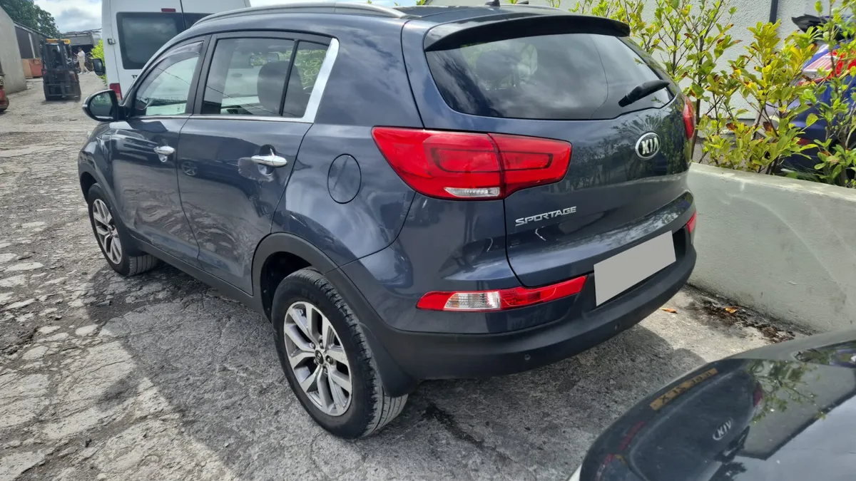 2015 KIA SPORTAGE 1.6 PETROL FOR BREAKING! - Image 4