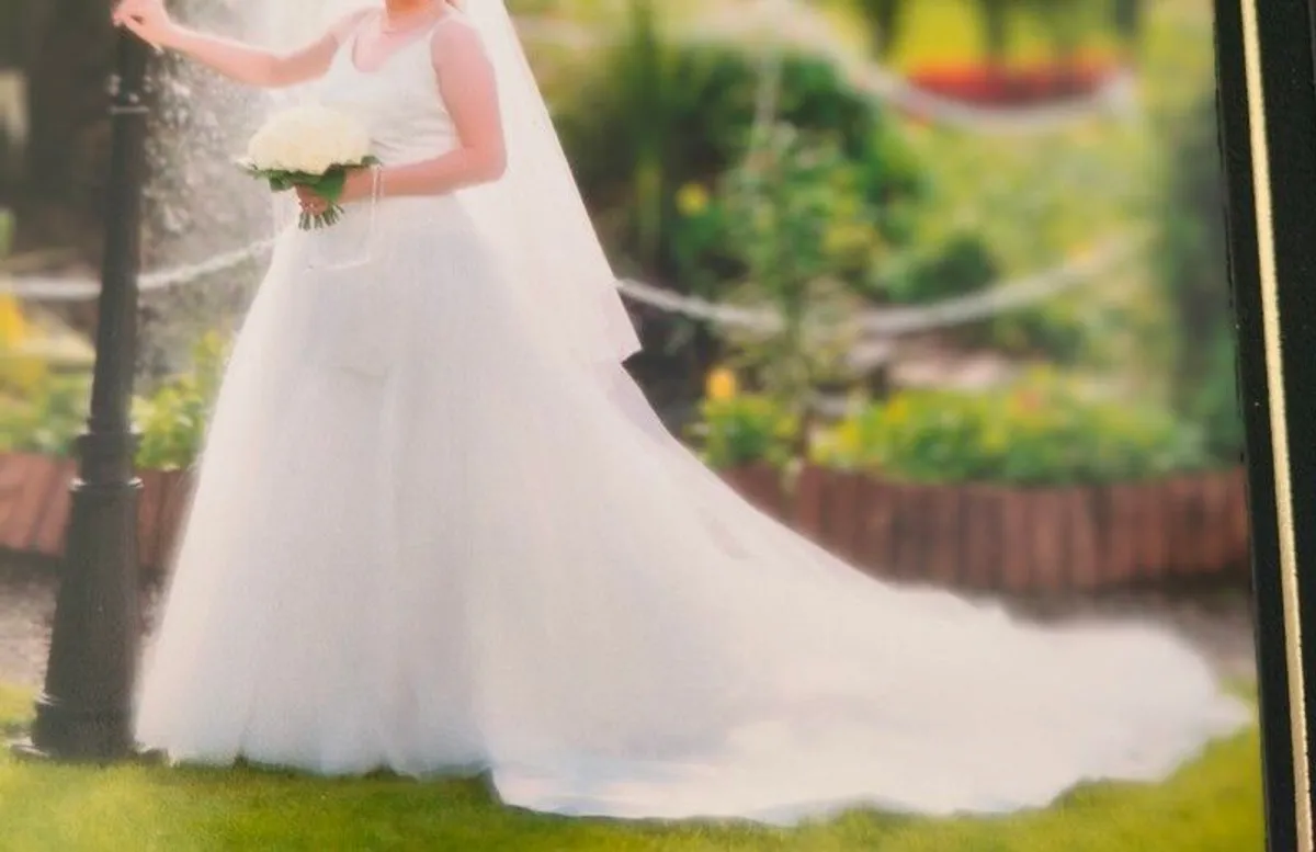 Wedding dress - Image 1