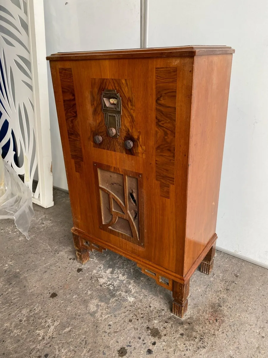 Ultra Tiger Antique Floor Radio - Image 1