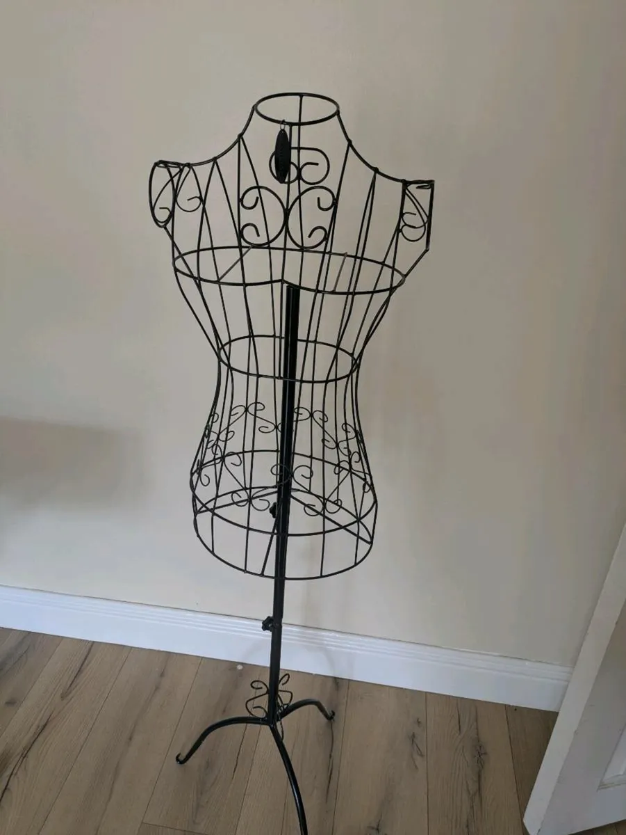 Mannequin bust - Image 1
