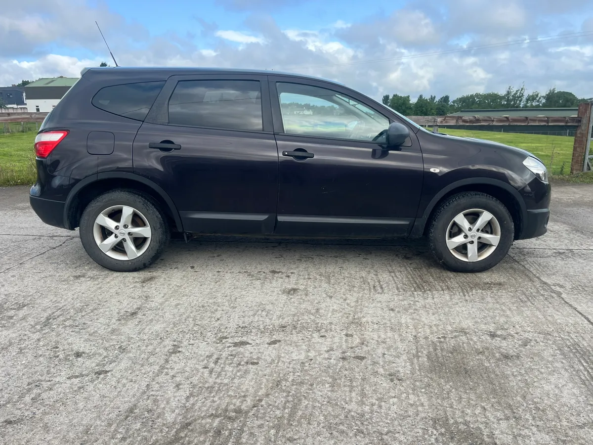 2011, Nissan Qashqai +2 - Image 2
