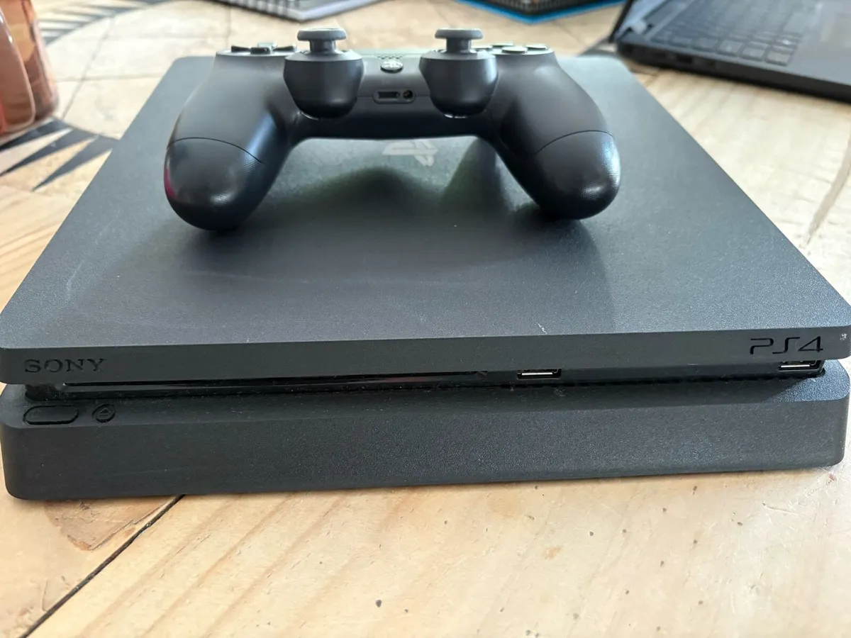 PlayStation 4 500g - Image 1