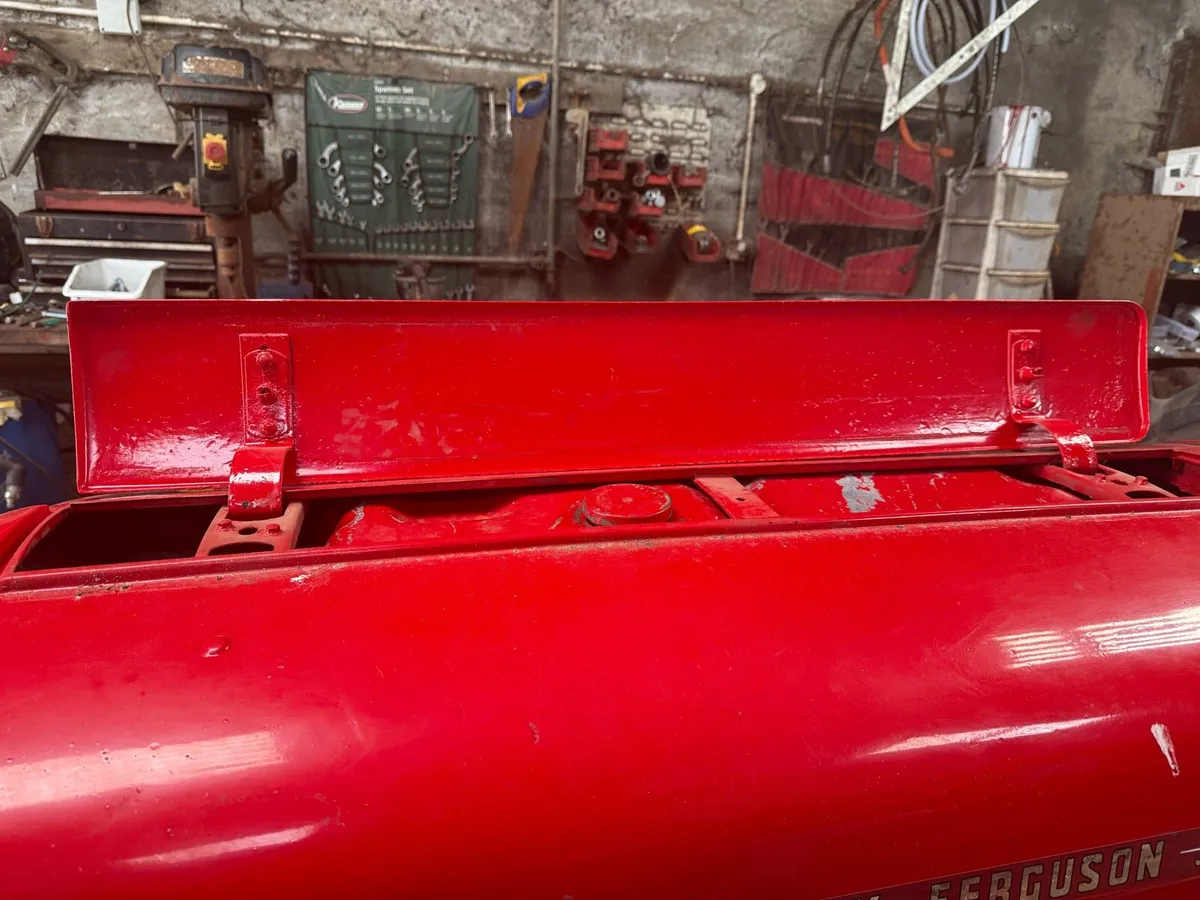 Bonnet for Massey Ferguson 35 - Image 2