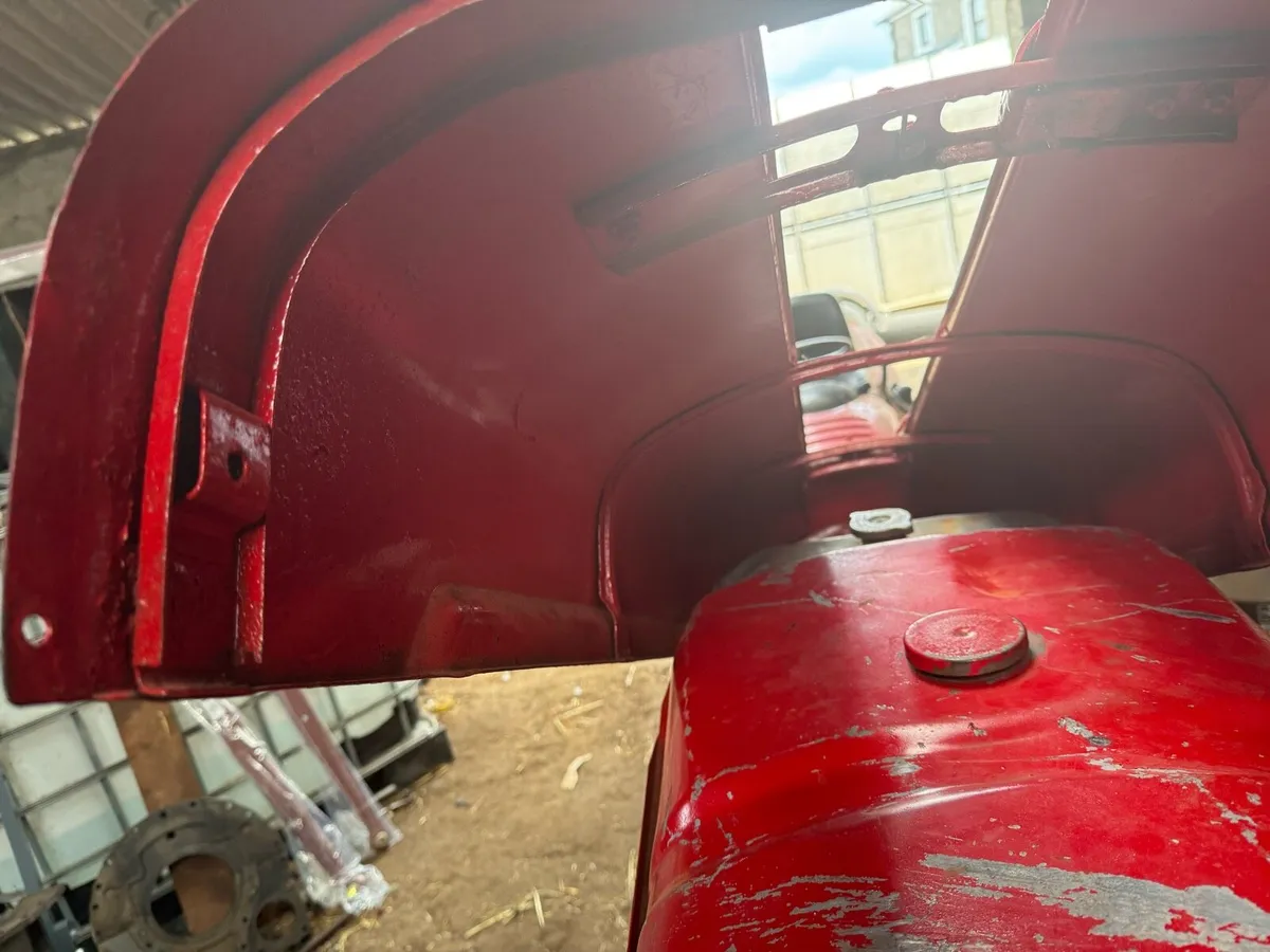 Bonnet for Massey Ferguson 35 - Image 4