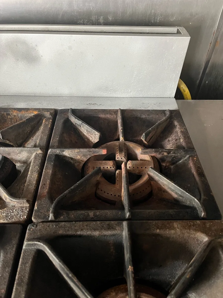Commercial 6 burner cooker / oven - Image 1