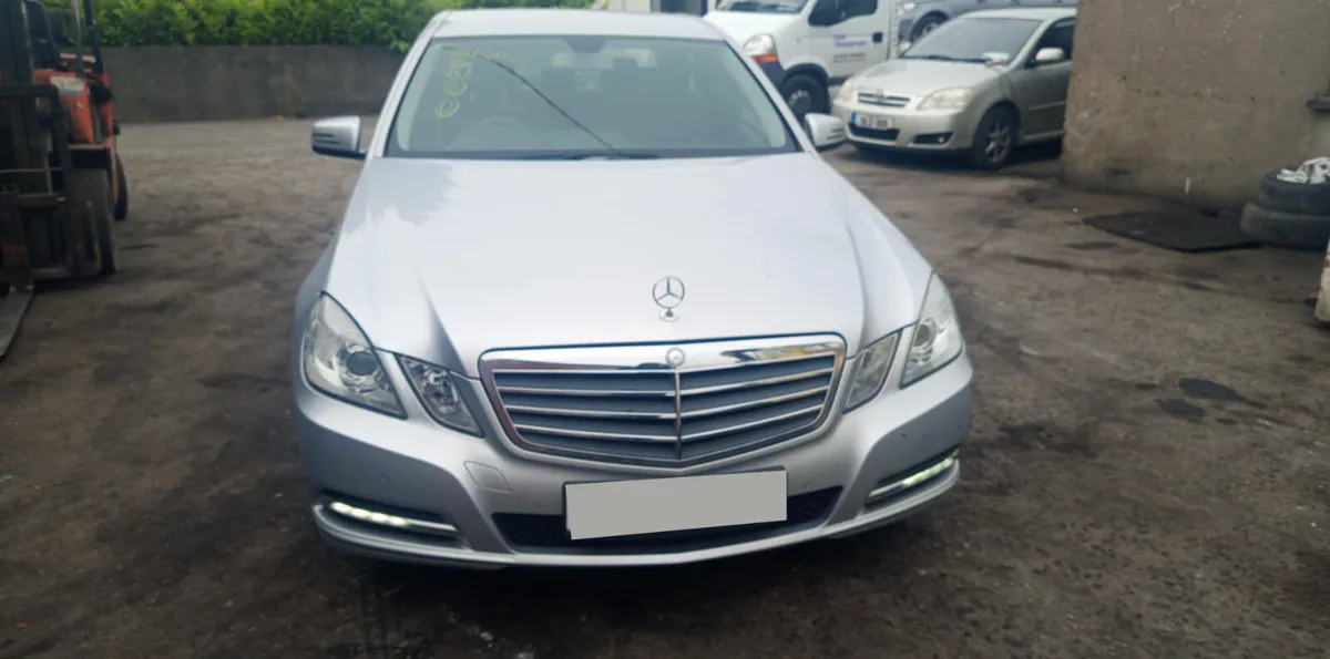 2012 MERCEDES BENZ E CLASS W212 2.1D FOR BREAKING - Image 1