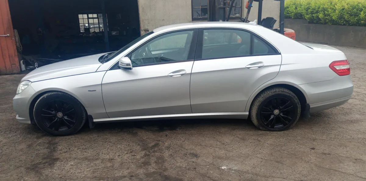 2012 MERCEDES BENZ E CLASS W212 2.1D FOR BREAKING - Image 3