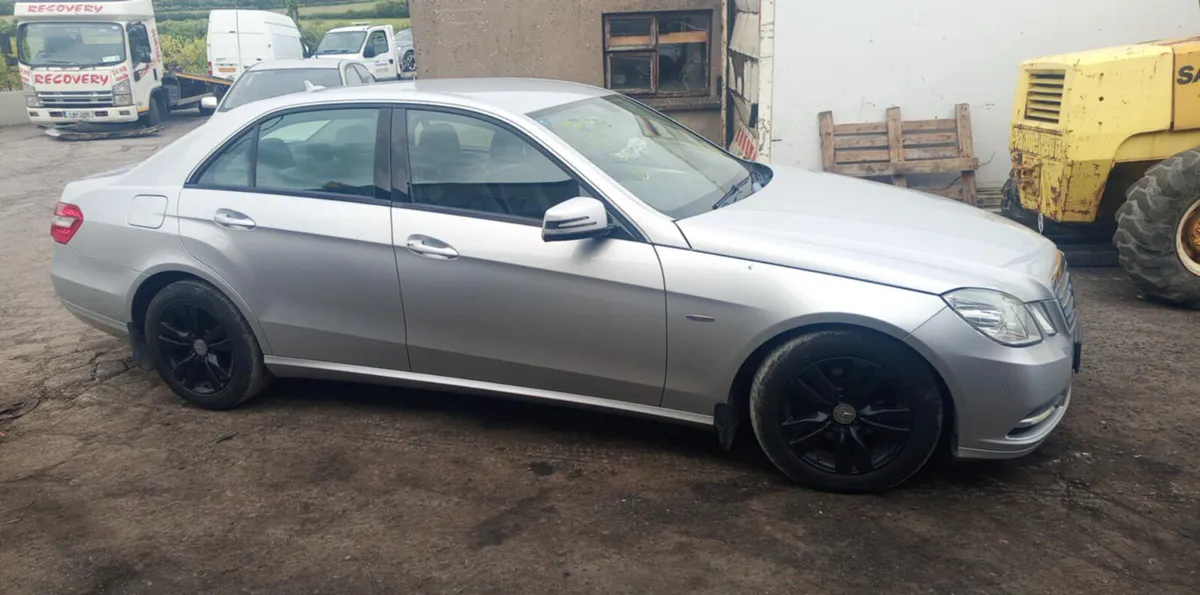 2012 MERCEDES BENZ E CLASS W212 2.1D FOR BREAKING - Image 4