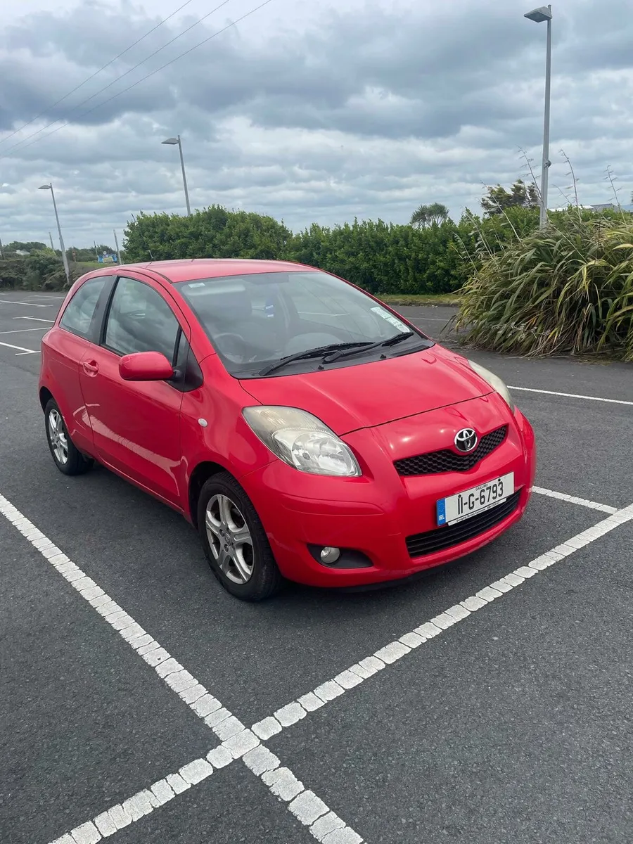 2011 TOYOTA YARIS - Image 1