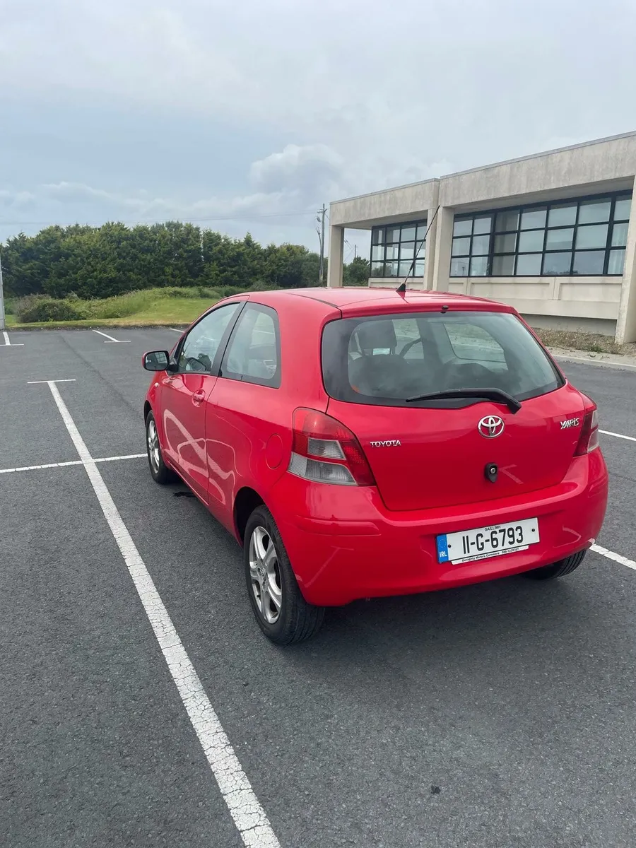2011 TOYOTA YARIS - Image 4