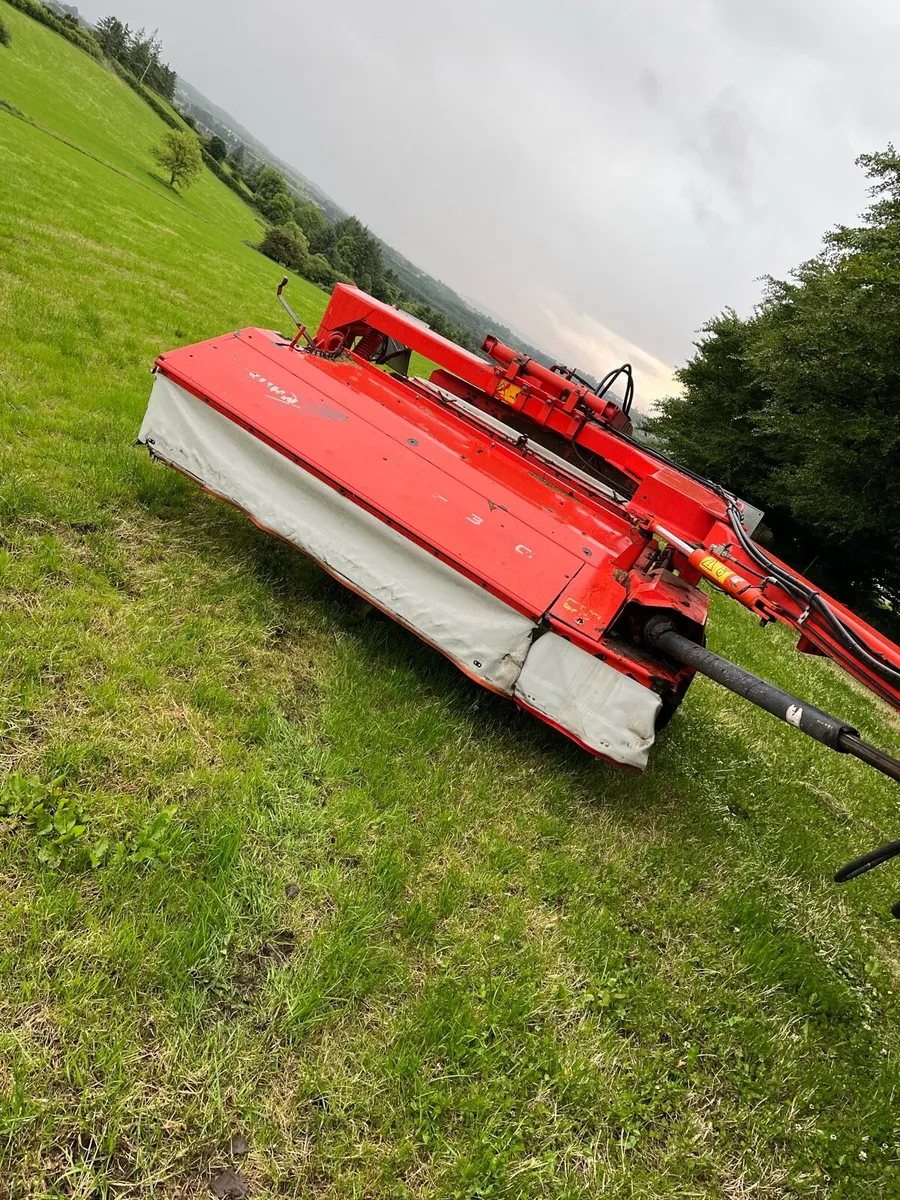Kuhn 302 GI 10ft Mower with Swather - Image 2
