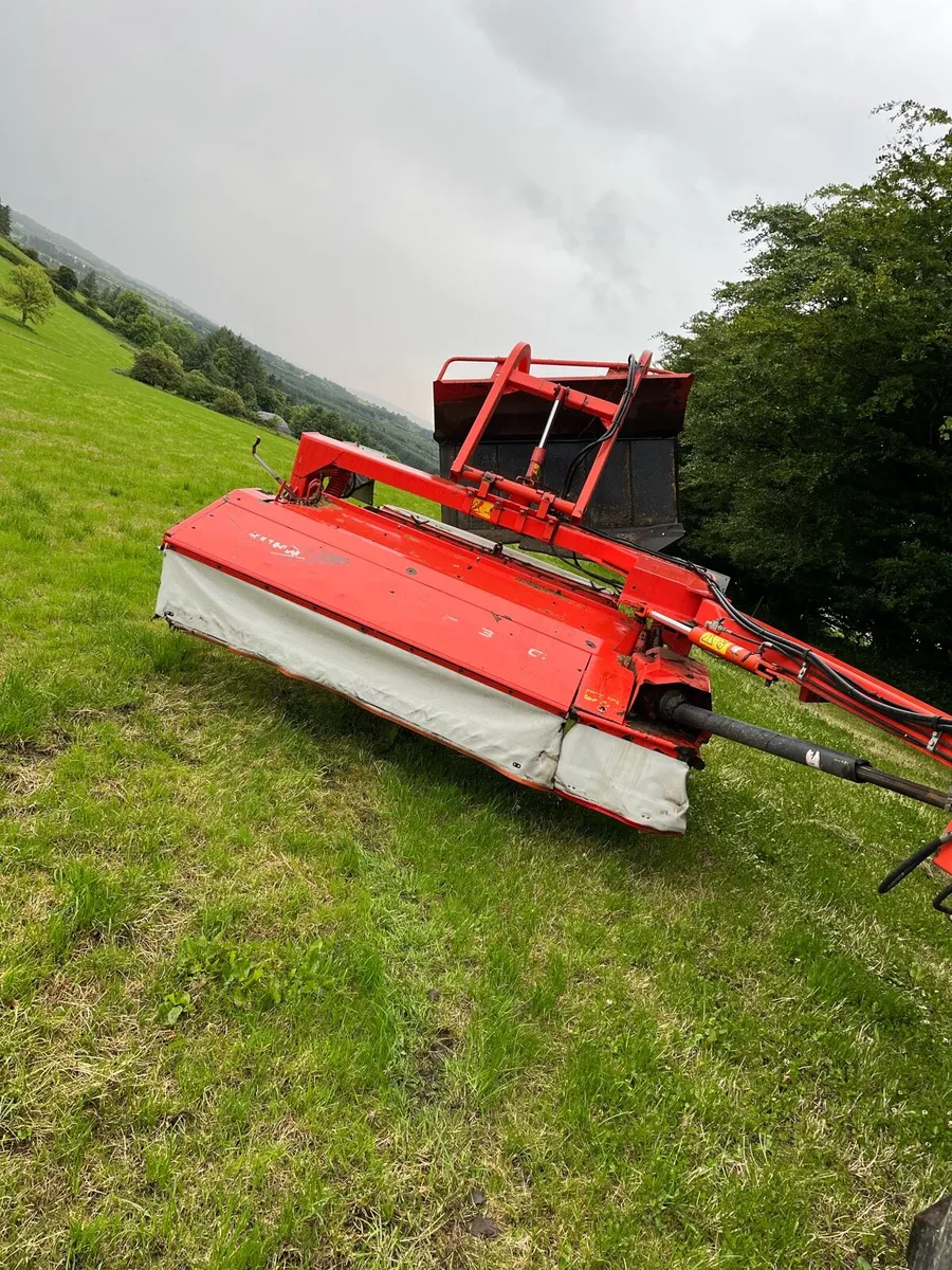 Kuhn 302 GI 10ft Mower with Swather - Image 1