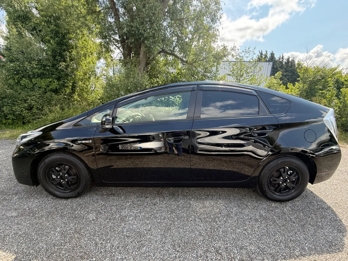Toyota Prius - Image 3