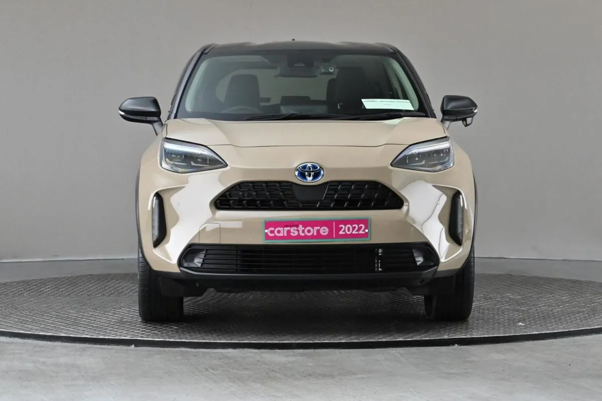 Toyota Yaris Cross 1.5 Hybrid  2tone Roof/interio - Image 2