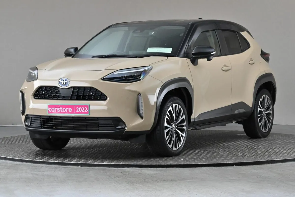 Toyota Yaris Cross 1.5 Hybrid  2tone Roof/interio - Image 3