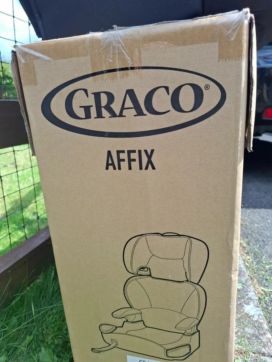 Childs car booster seat - Image 3