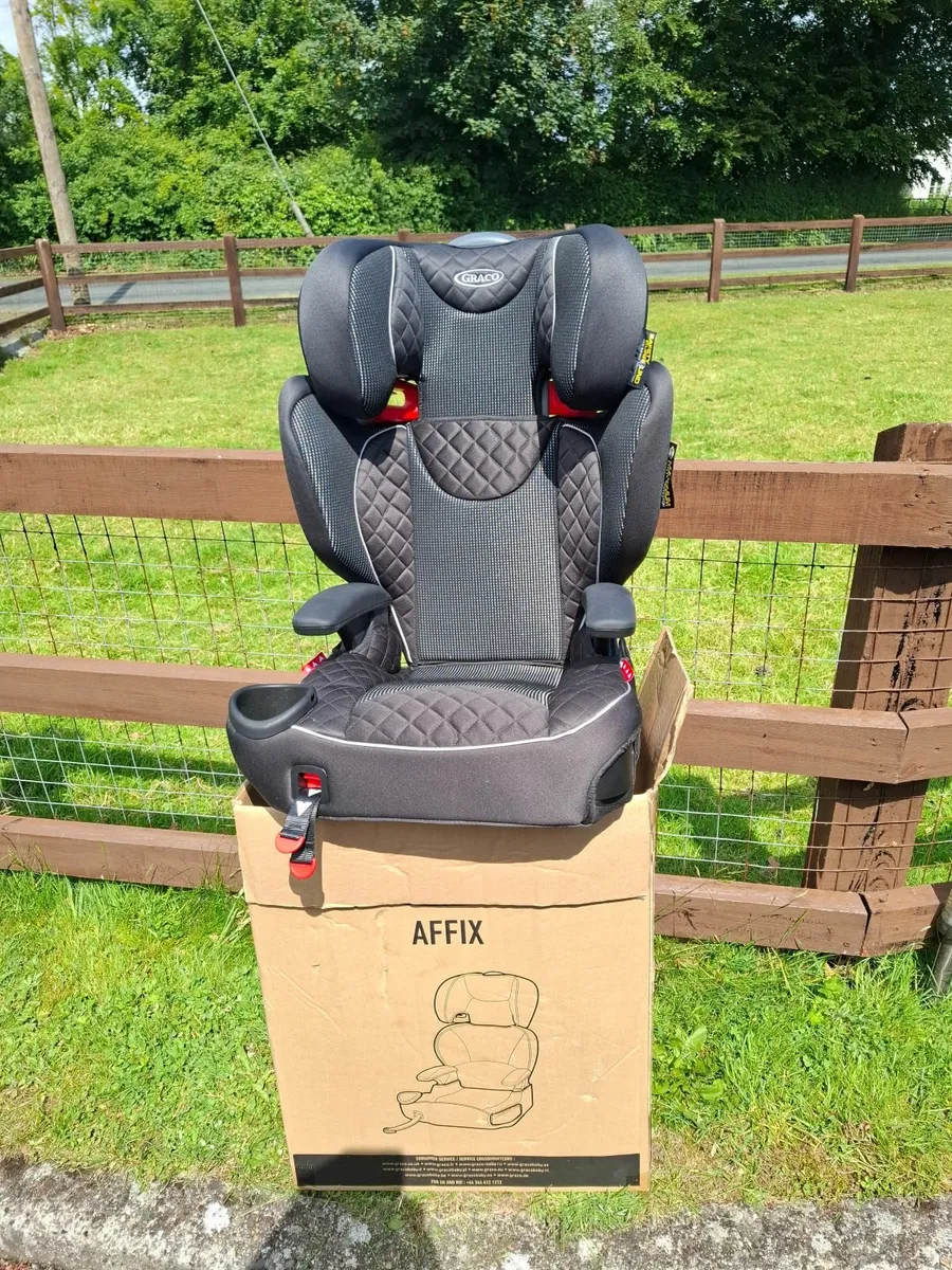 Childs car booster seat - Image 4