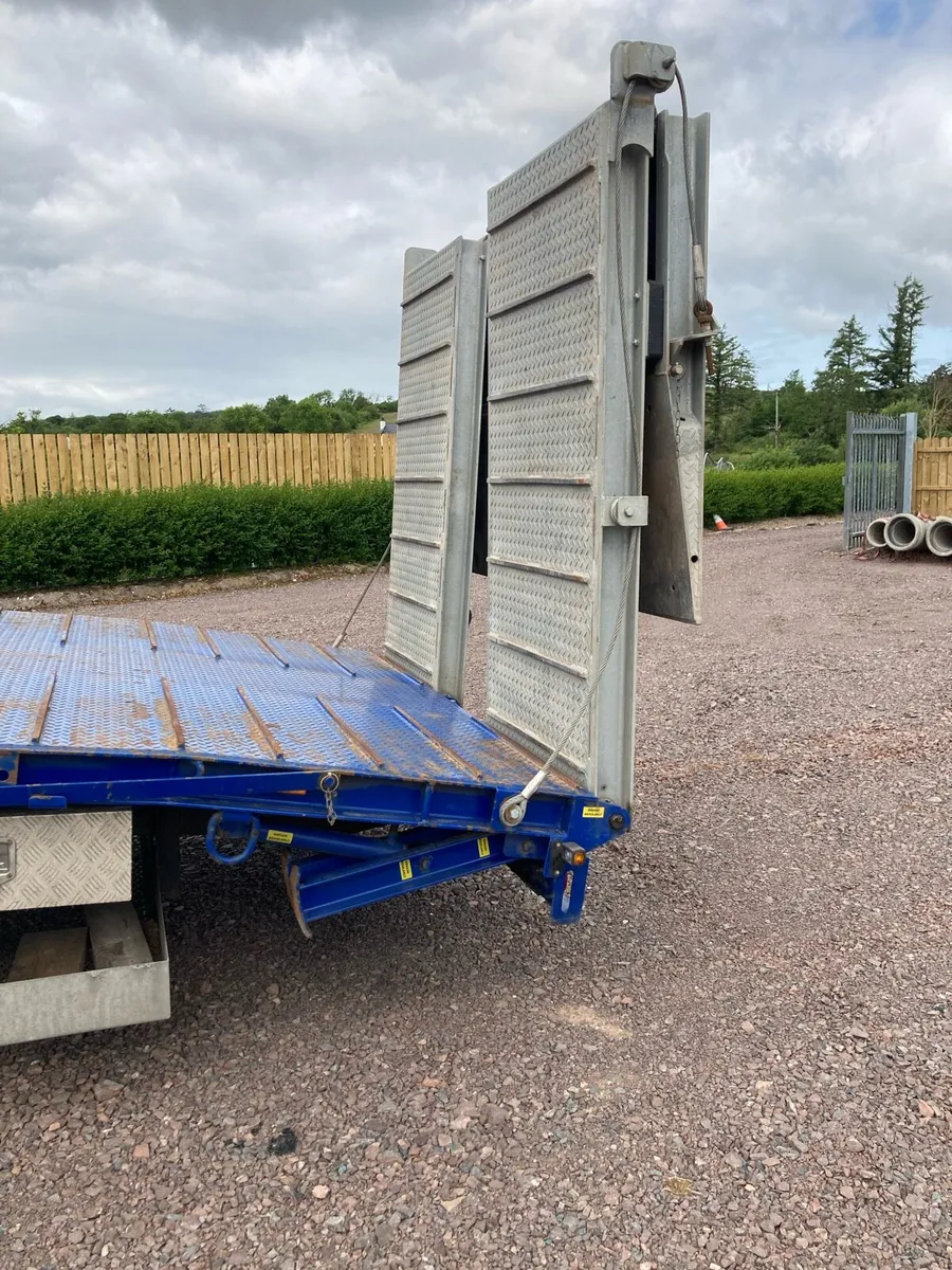 2011 scania 8x2 beavertail plant lorry - Image 3