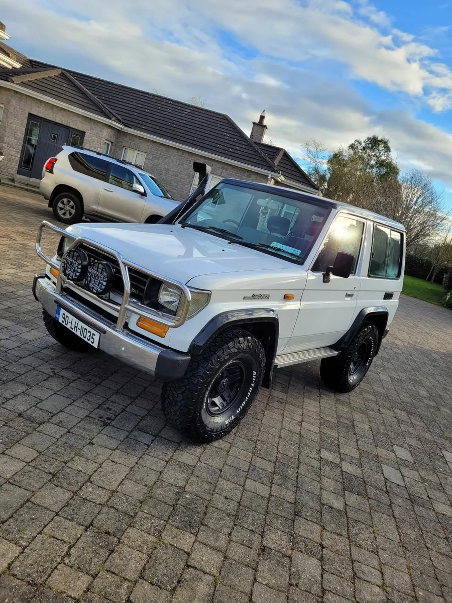Toyota Land Cruiser 1990 - Image 1