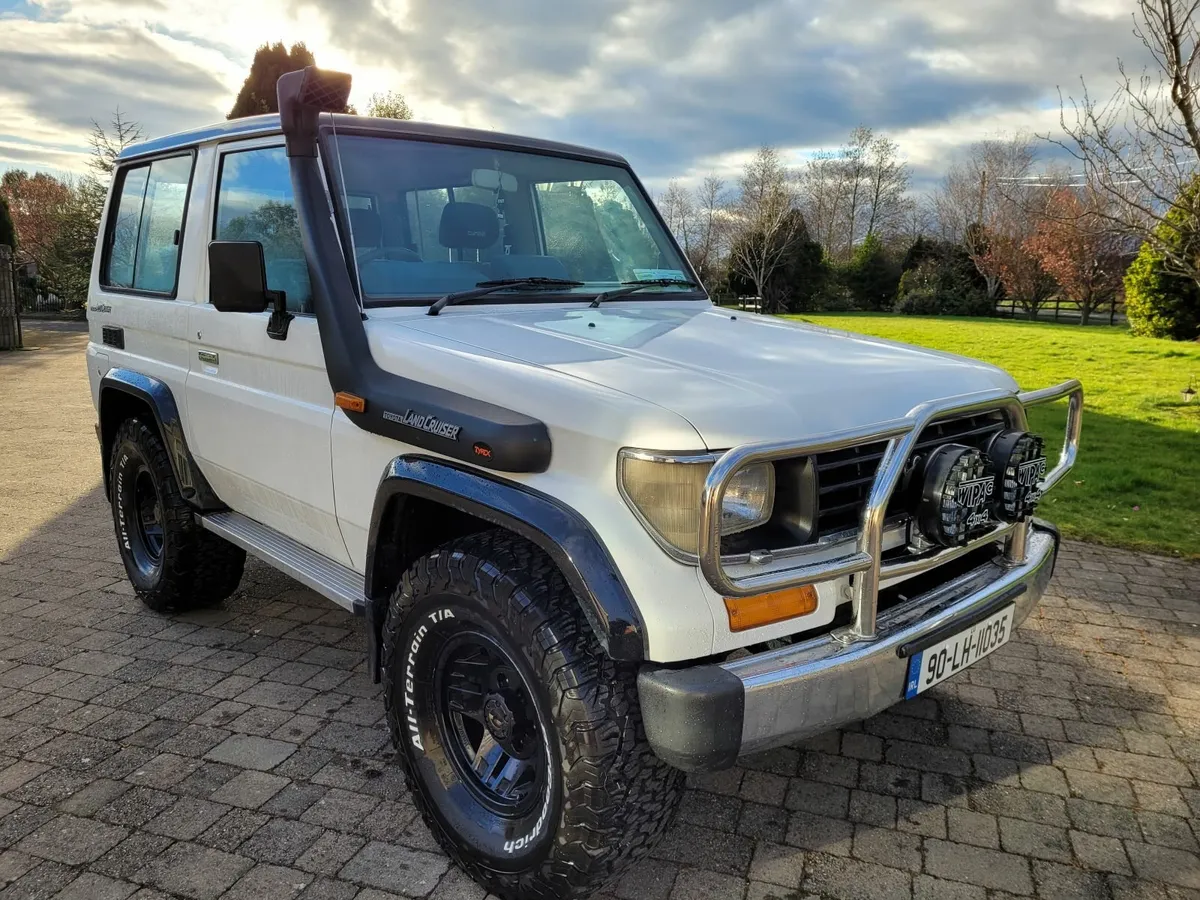 Toyota Land Cruiser 1990 - Image 4
