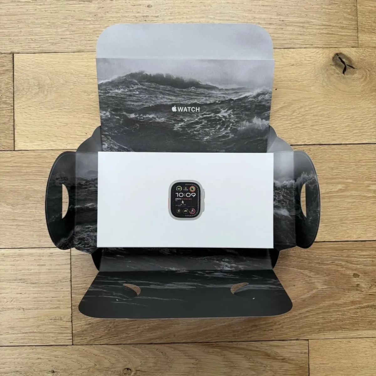 Apple Watch Ultra 2 GPS+Cellular 49mm Titanium - Image 1