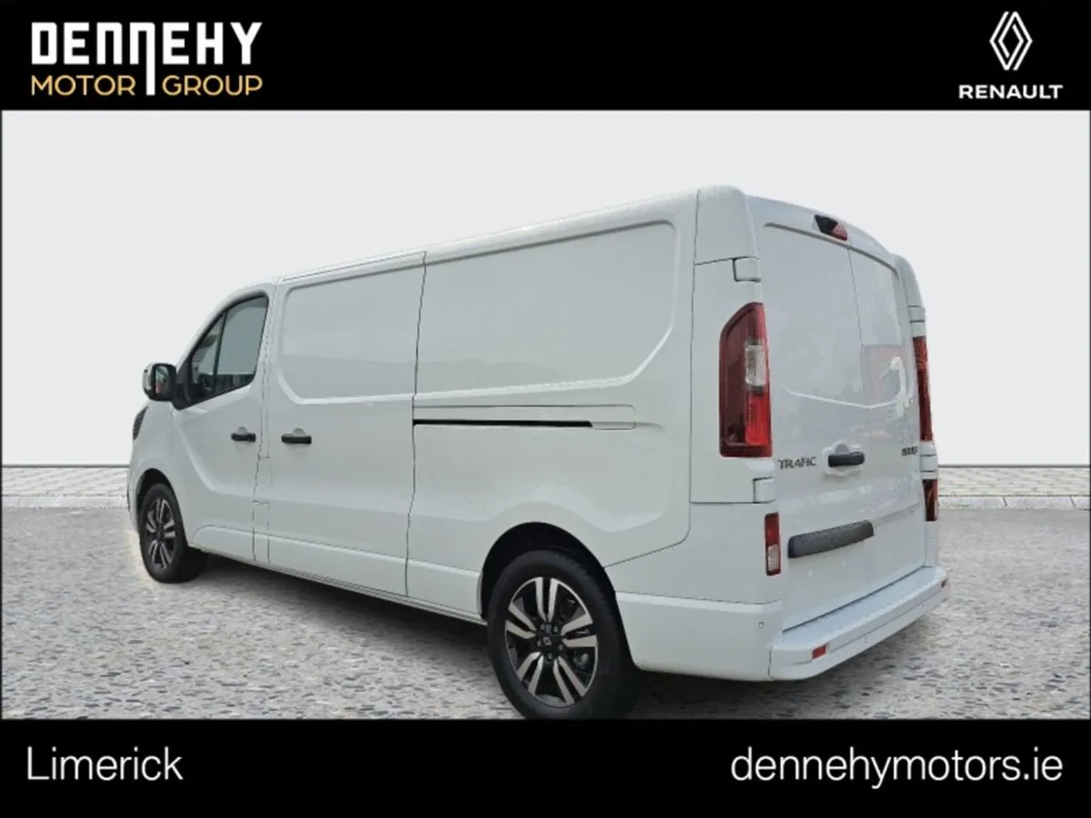 Renault Trafic LWB 170 HP Automatic Extra Sport - Image 3