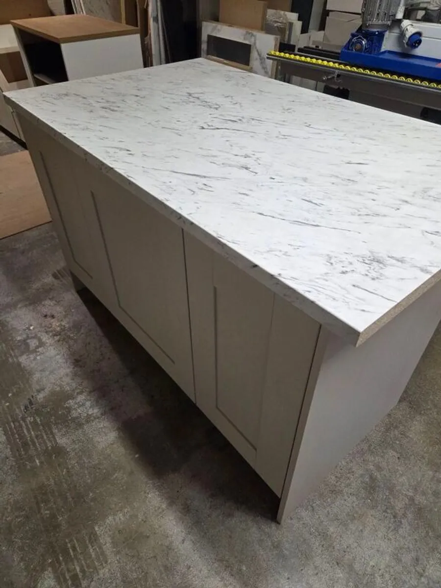 Kitchen Island (new) - Image 1