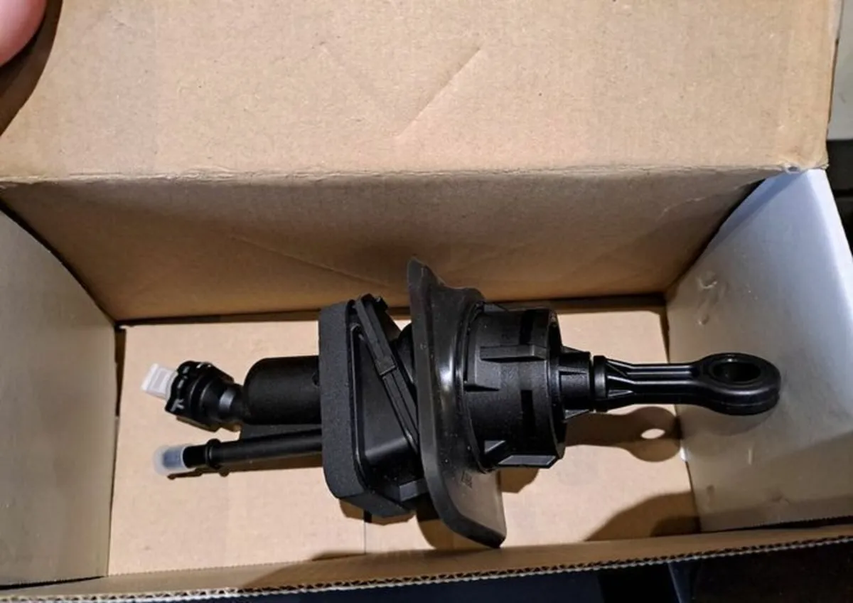 FTE Automotive clutch master-cylinder - Image 1