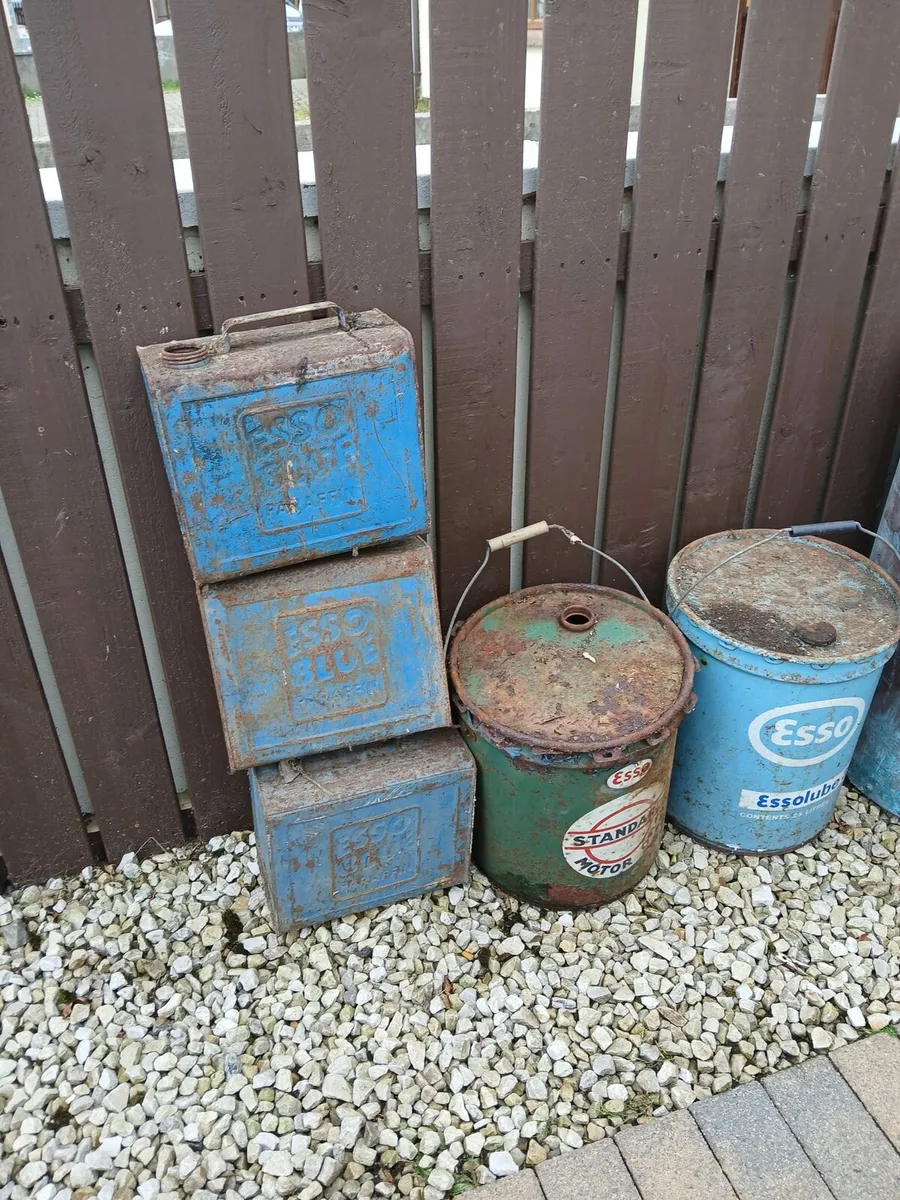 Oil cans - Image 1