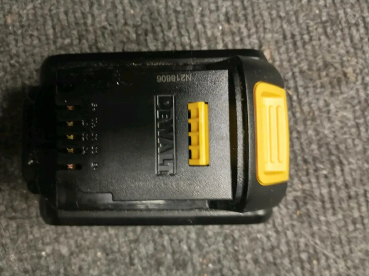 DeWalt battery 18v 4Ah - Image 3