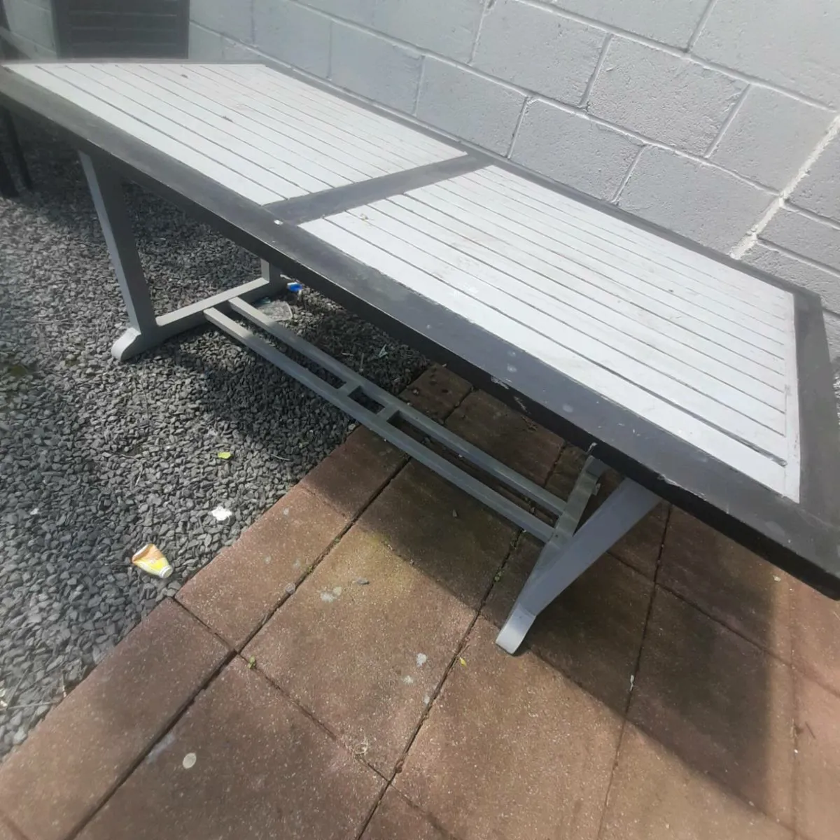 Garden table - Image 1