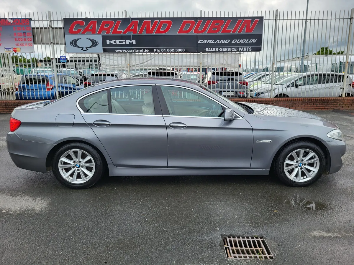 BMW 5-Series 2011 - Image 3