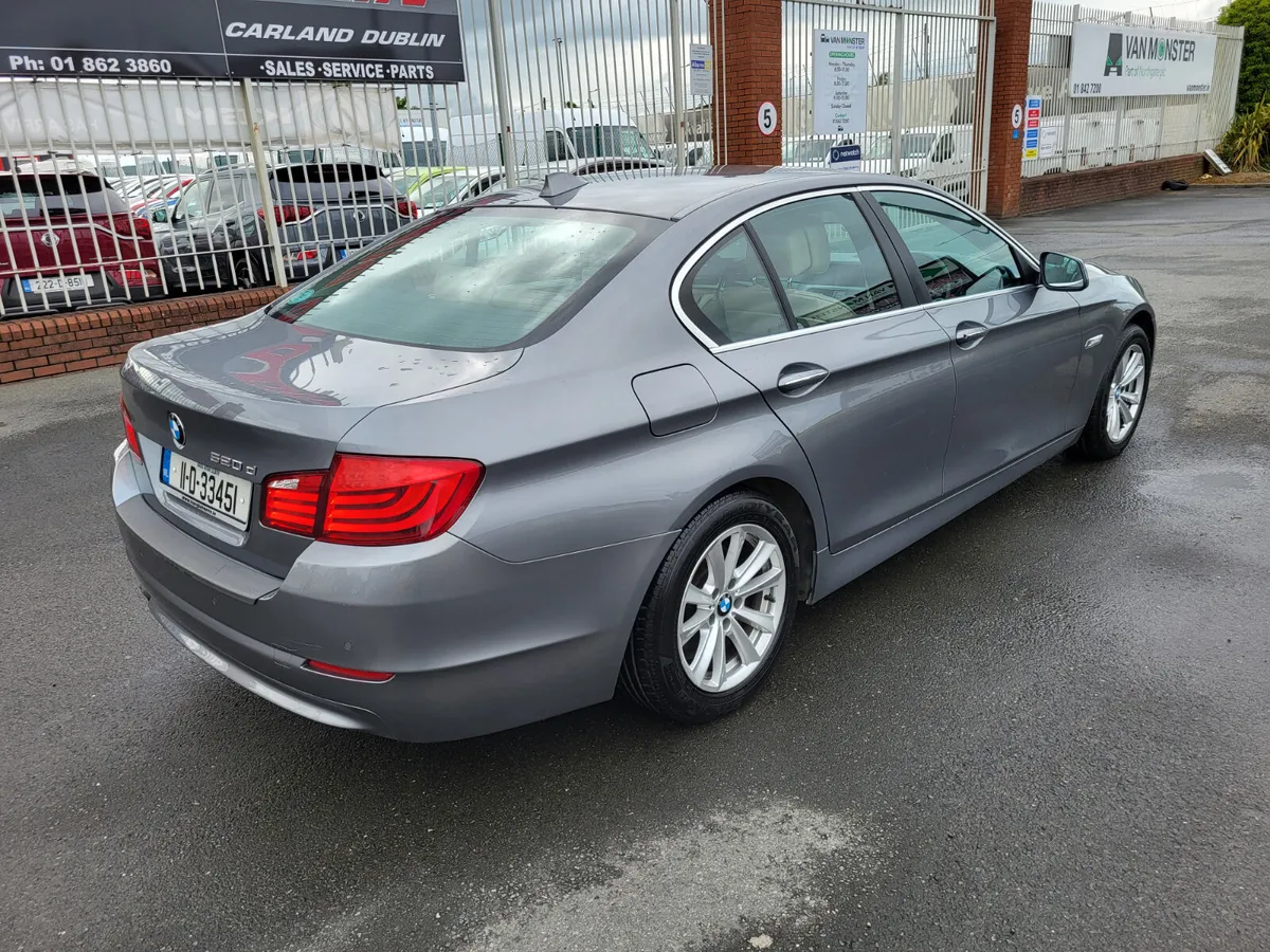 BMW 5-Series 2011 - Image 4