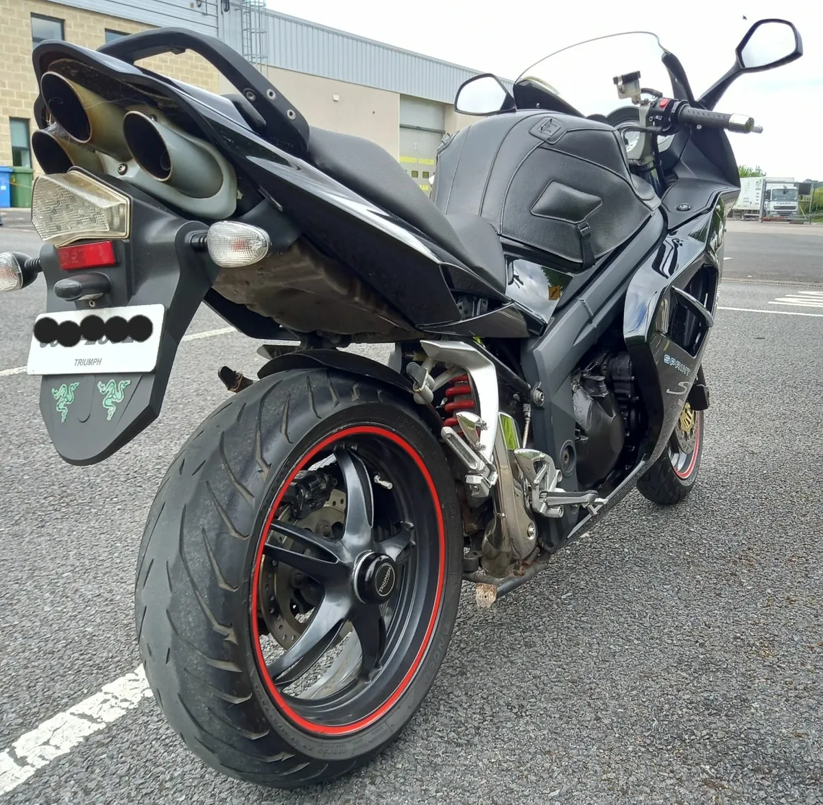 Triumph sprint st 1050 2009 - Image 4