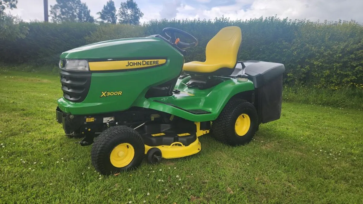John Deere X300R - Image 2