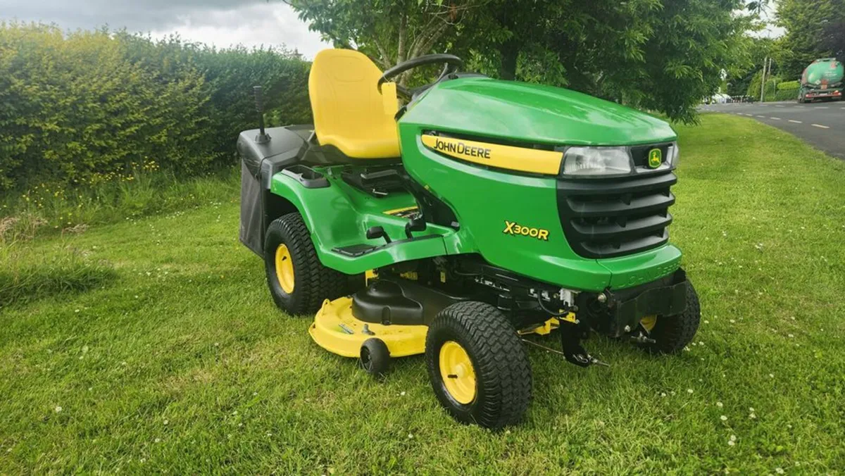 John Deere X300R - Image 3