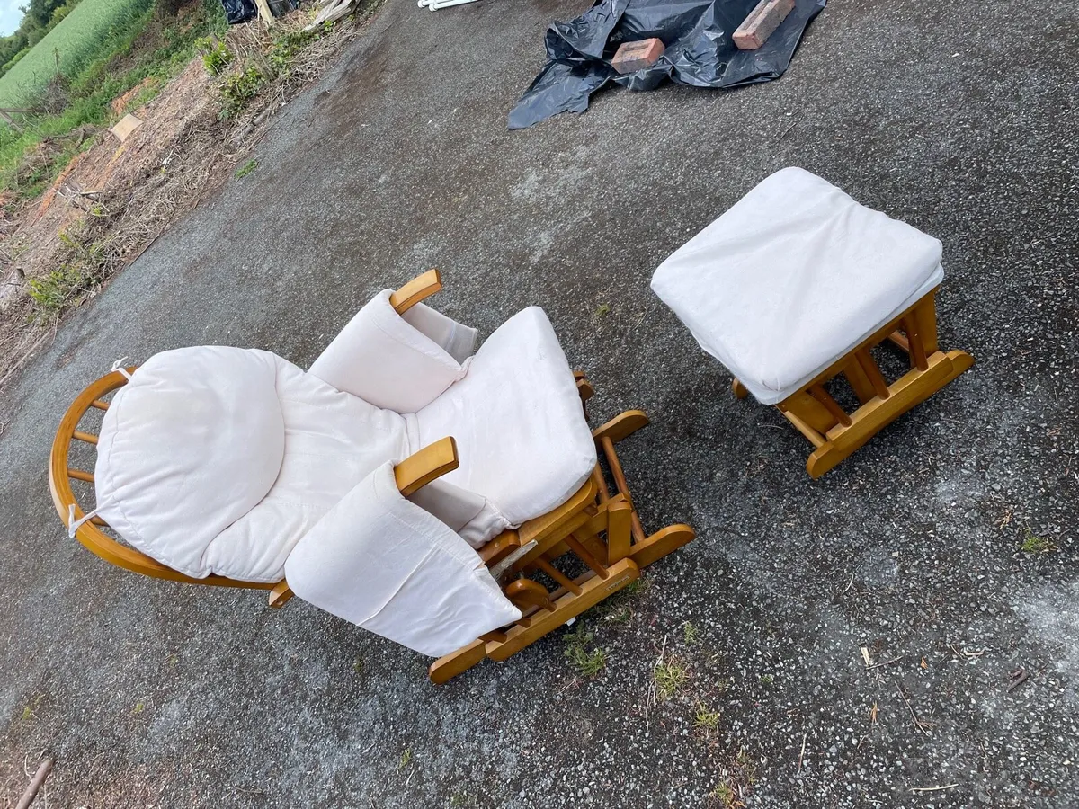 Tilt back comfy rocking chair + stool set - Image 2