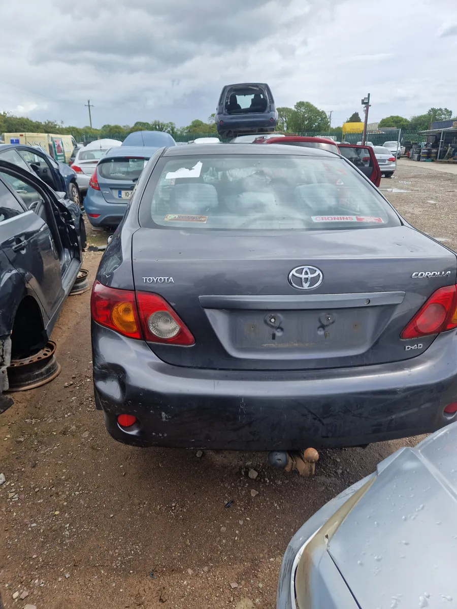 Toyota Corolla 1.4 d4d for breaking - Image 3