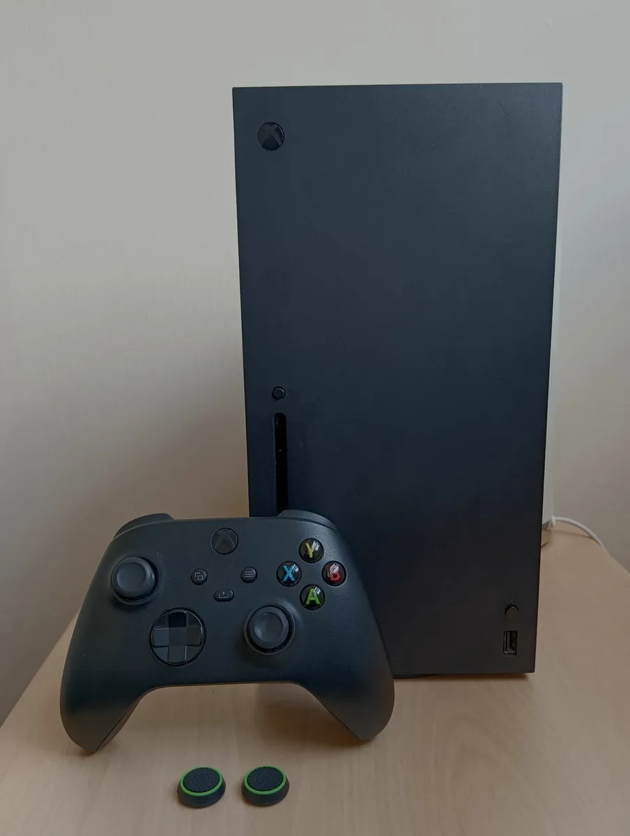 Xbox series X + Gaming Monitor Bundle - Image 1