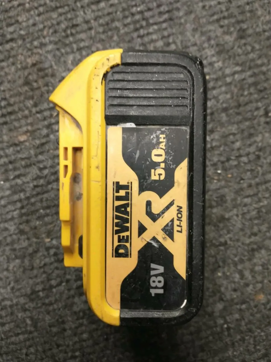 DeWalt battery 18v 5Ah - Image 1