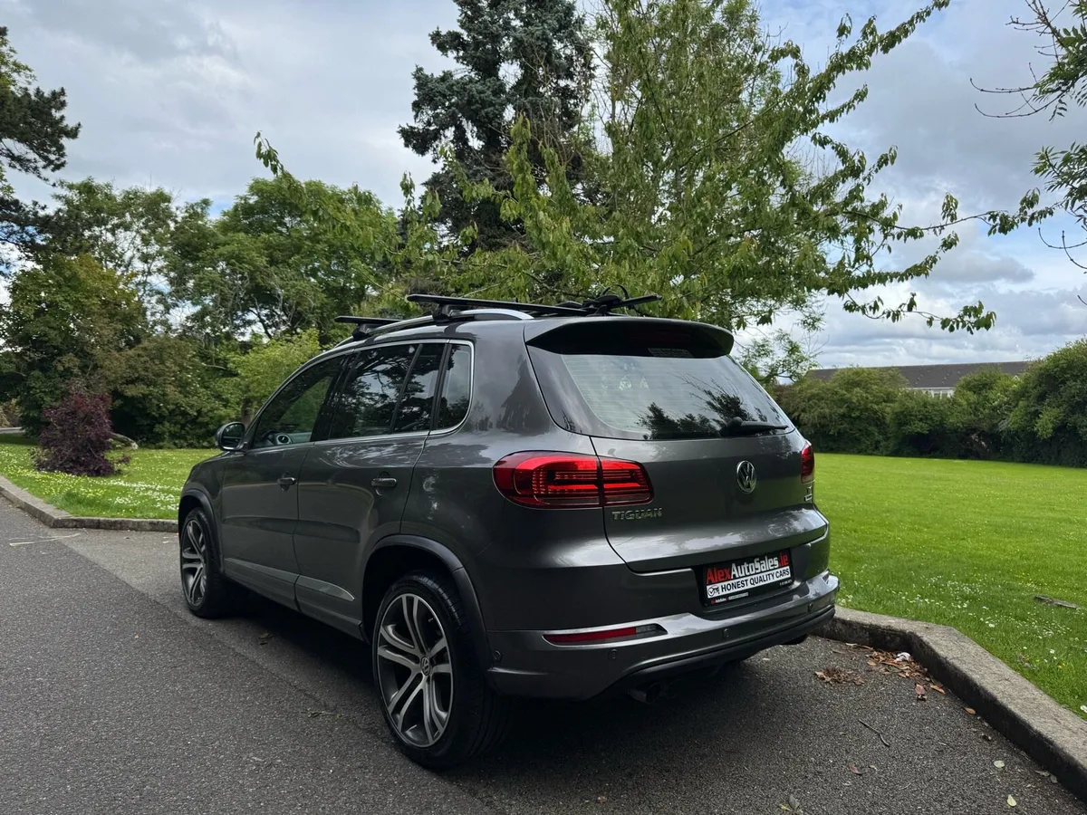 Volkswagen Tiguan R-Line Highline AUTO High Spec - Image 2