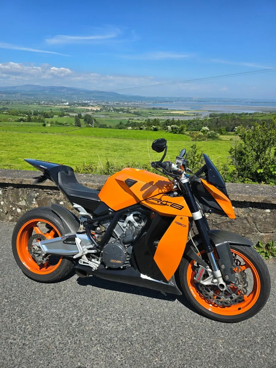 KTM RC8 - Image 1