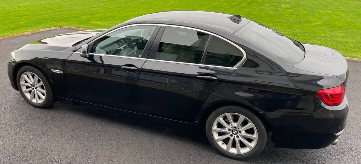 BMW 5-Series 2015 - Image 1
