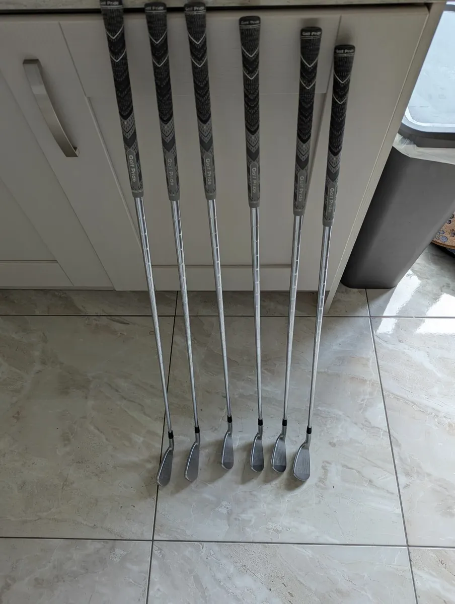 Mizuno JPX 919 Hot Metal Irons - Image 1