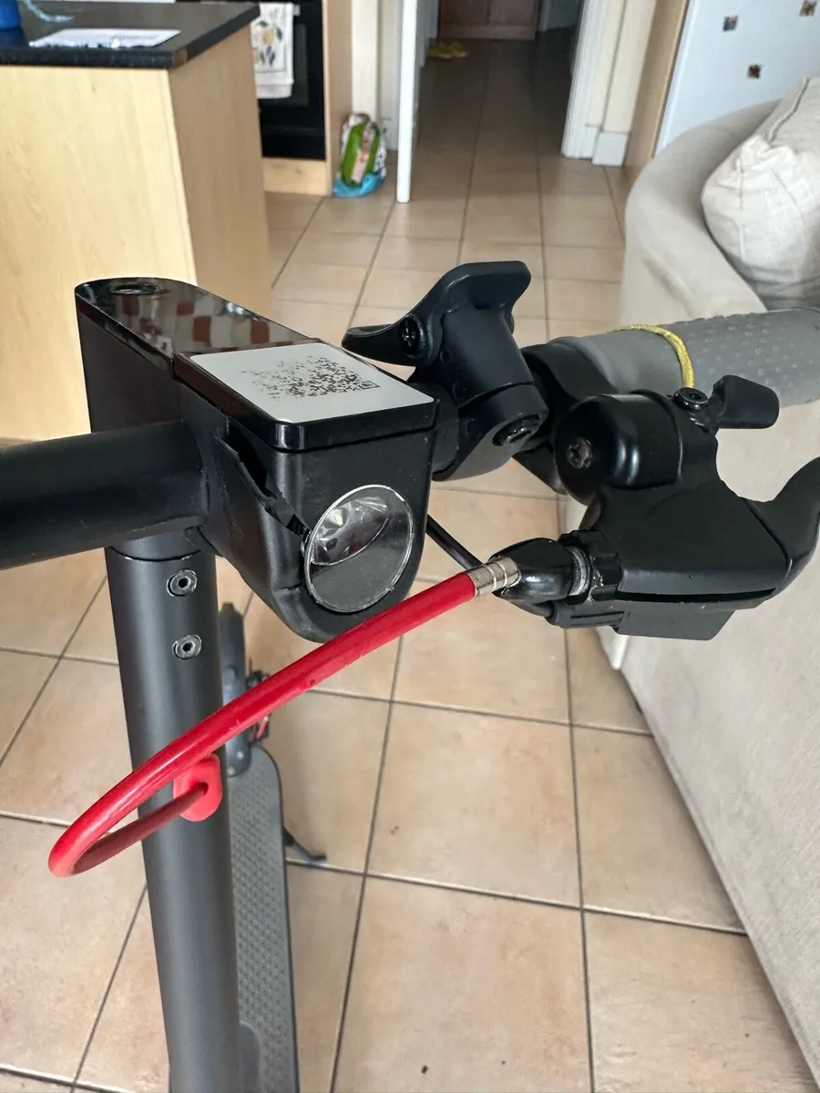Electric scooter - Image 3
