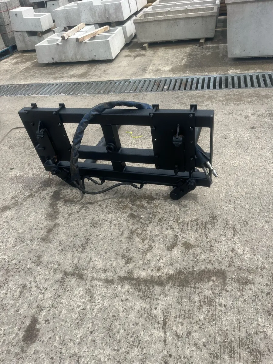 TWOSE ROUND BALE STACKER - Image 2